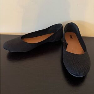 Women’s Black Flats